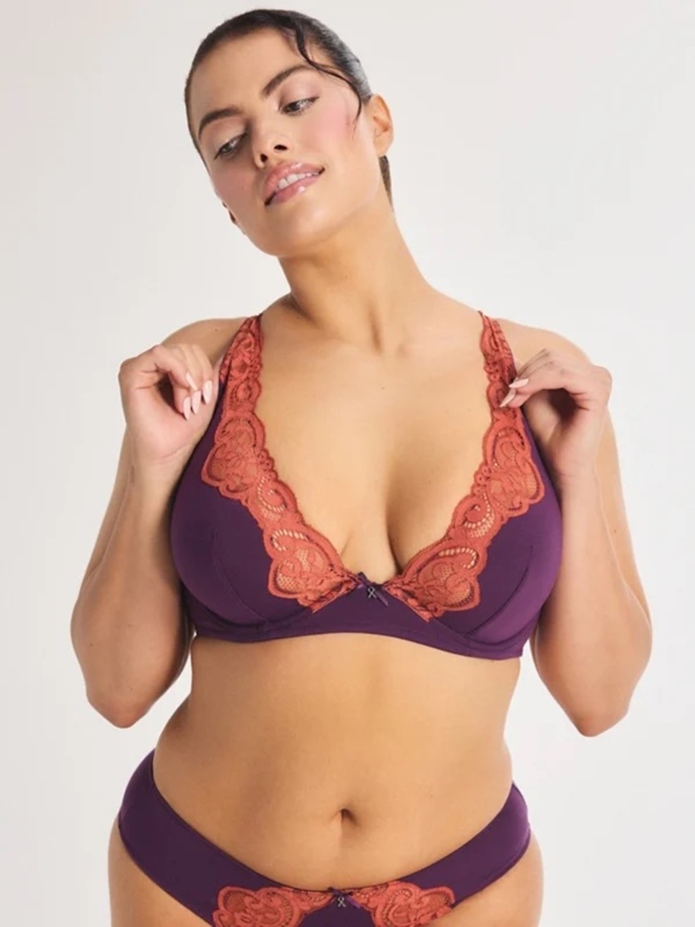 Savage x Fenty • Swirly Girly Unlined Plunge Bra NWT | 38C